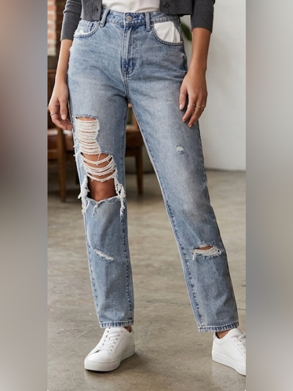 Flamingo Light Wash Distressed Boyfriend Jeans for Women Size M